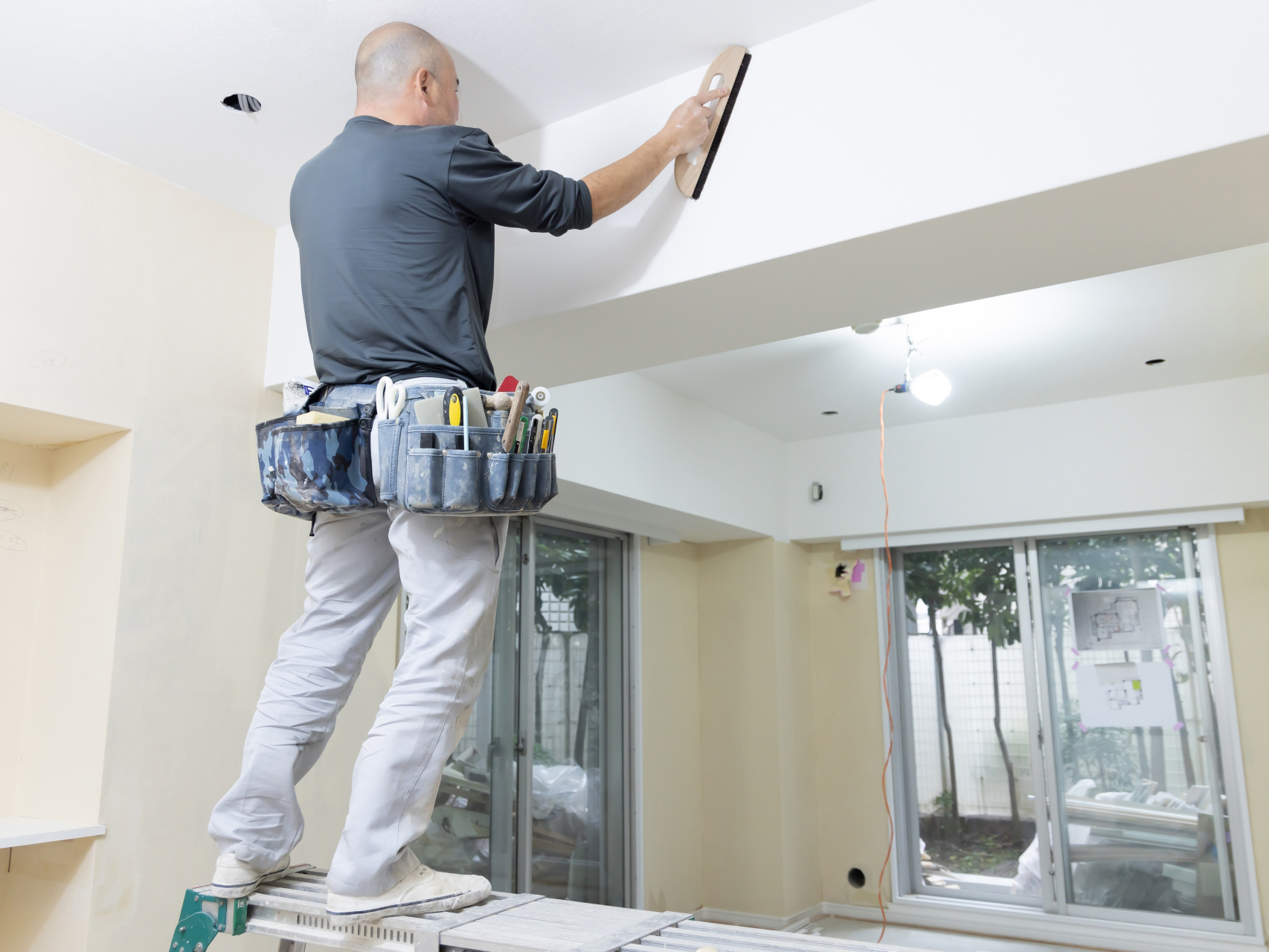 クロス張替えの所要日数を徹底分析！豊田市の壁紙リフォーム事情