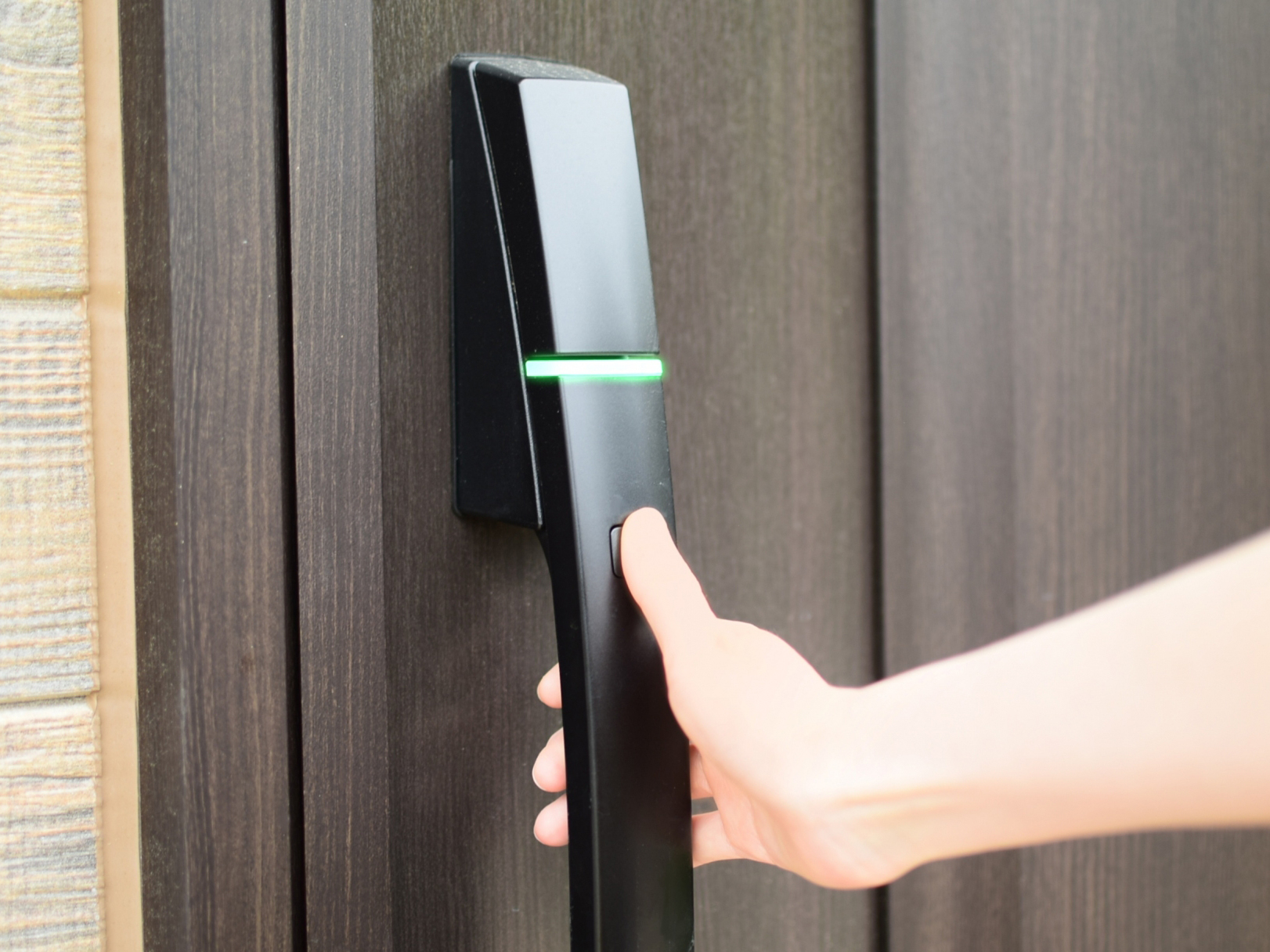 【豊橋市】玄関ドアリフォーム：安全性を高めるスマートキー導入の費用とメリット〜愛知No.1のフジケンリフォームが教えます！