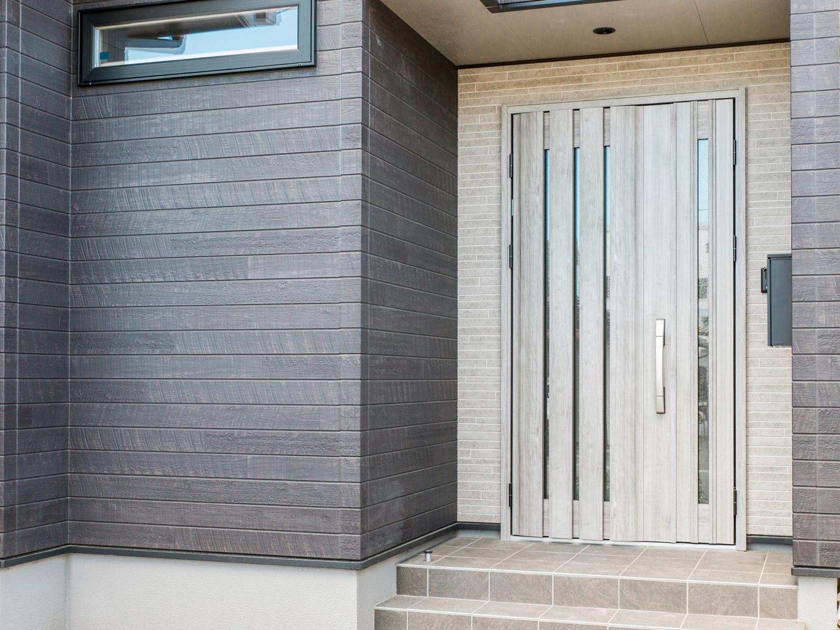 【豊橋市】玄関ドアの寿命は？交換の耐用年数とリフォーム時期の目安〜愛知No.1のフジケンリフォームが教えます！