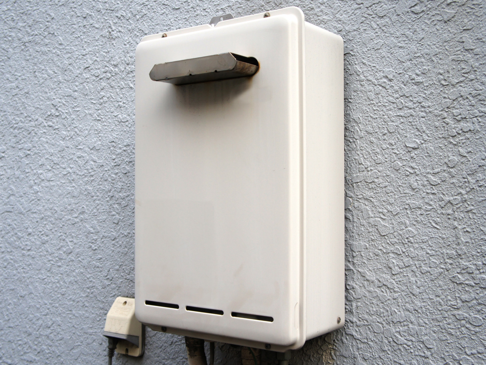 【知多市】給湯器はいつ取り替える？費用と最適なタイミングの見極め方〜大手メーカー５冠を獲得したフジケンリフォームが教えます！