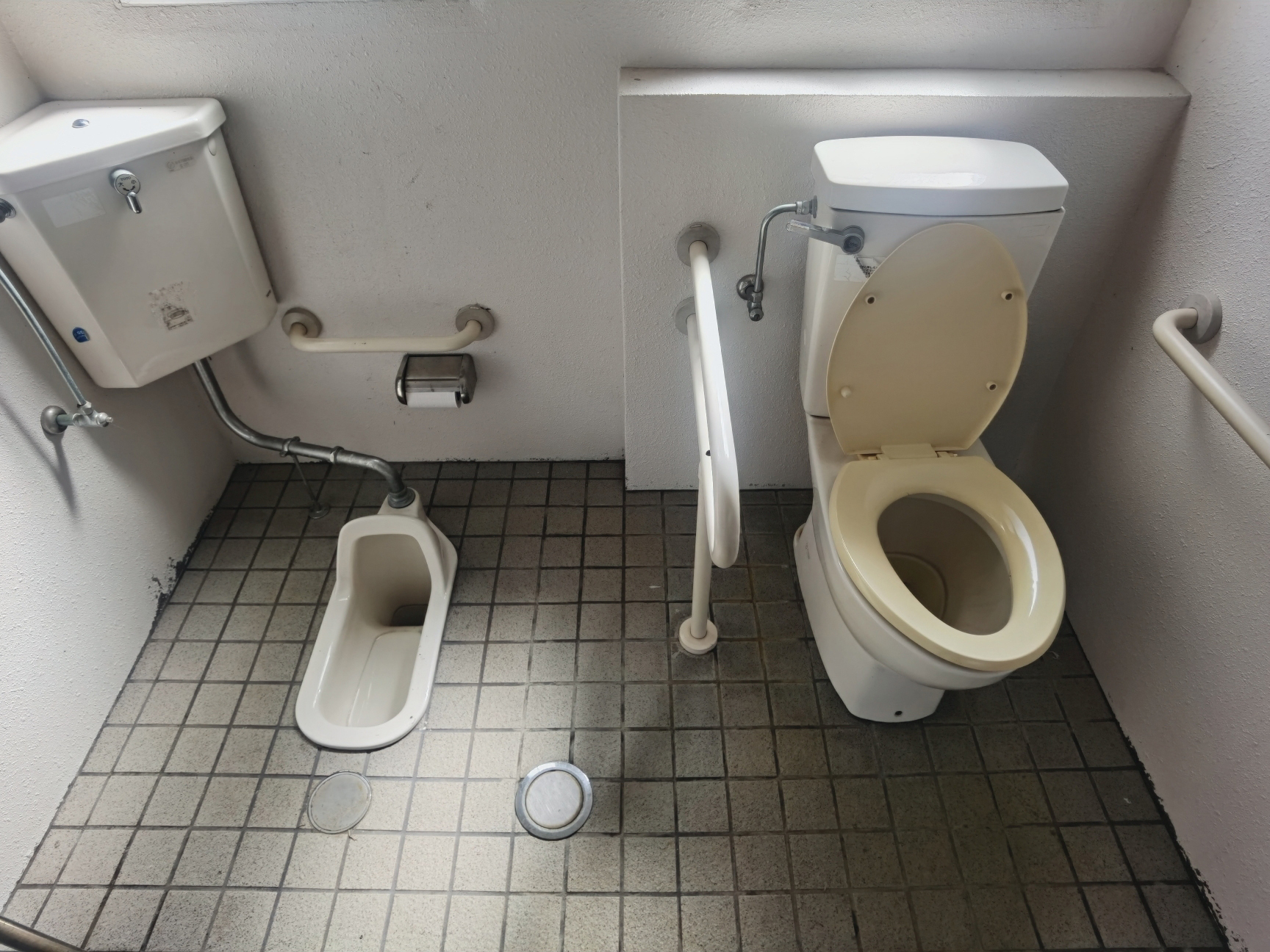 【名古屋市南区】トイレリフォーム：和式から洋式への変更にかかる費用〜大手メーカー５冠を獲得したフジケンリフォームが教えます！